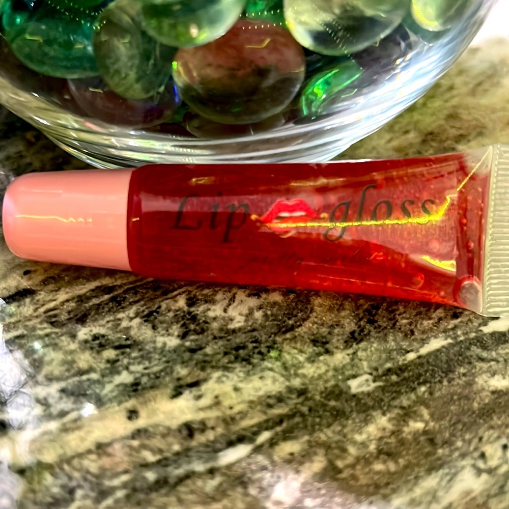 Cherry flavor lip gloss